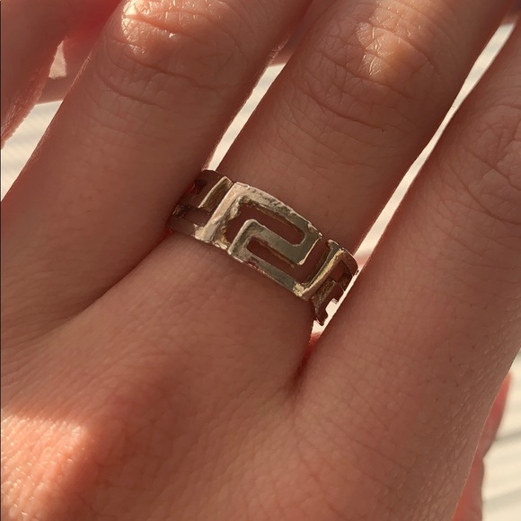 Gold ring - Picture 2 of 2